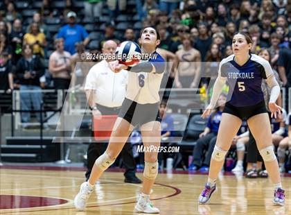 Thumbnail 1 in Boyd vs. Stockdale (UIL 3A Volleyball Division II Final) photogallery.