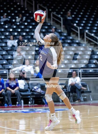 Thumbnail 3 in Boyd vs. Stockdale (UIL 3A Volleyball Division II Final) photogallery.