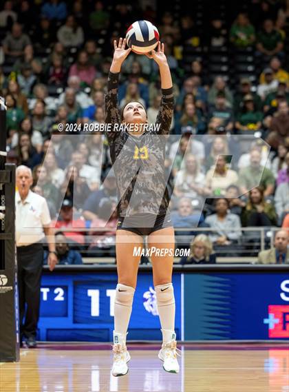 Thumbnail 2 in Boyd vs. Stockdale (UIL 3A Volleyball Division II Final) photogallery.