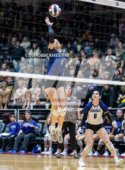 Thumbnail 2 in Boyd vs. Stockdale (UIL 3A Volleyball Division II Final) photogallery.