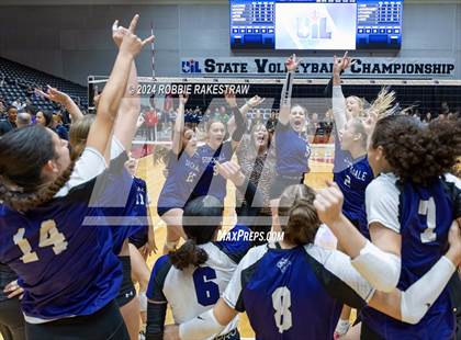 Thumbnail 2 in Boyd vs. Stockdale (UIL 3A Volleyball Division II Final) photogallery.