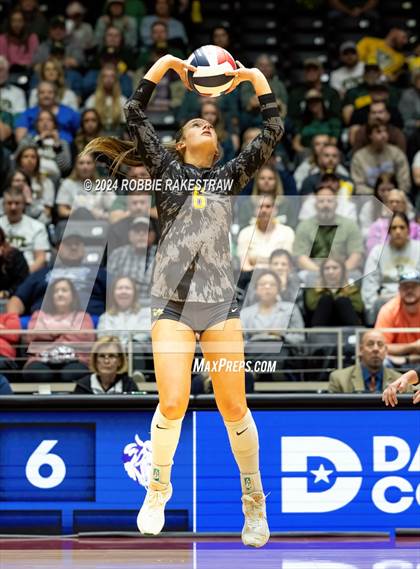 Thumbnail 2 in Boyd vs. Stockdale (UIL 3A Volleyball Division II Final) photogallery.