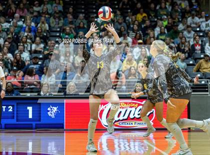 Thumbnail 1 in Boyd vs. Stockdale (UIL 3A Volleyball Division II Final) photogallery.