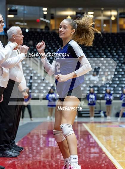 Thumbnail 1 in Boyd vs. Stockdale (UIL 3A Volleyball Division II Final) photogallery.