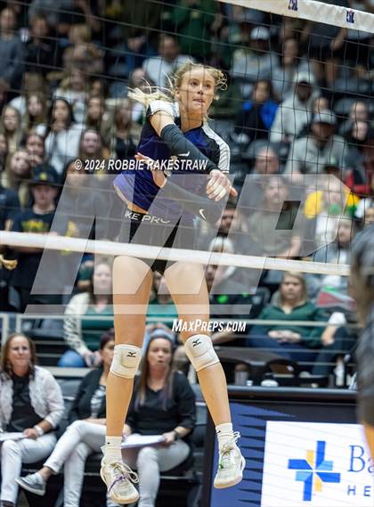 Thumbnail 1 in Boyd vs. Stockdale (UIL 3A Volleyball Division II Final) photogallery.
