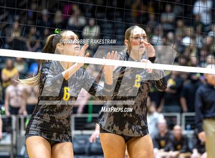 Thumbnail 2 in Boyd vs. Stockdale (UIL 3A Volleyball Division II Final) photogallery.