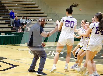 Thumbnail 2 in Bishop Grimes VS Voorheesville (NYSPHSAA State Regionals Class B) photogallery.