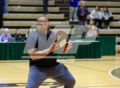 Thumbnail 1 in Bishop Grimes VS Voorheesville (NYSPHSAA State Regionals Class B) photogallery.