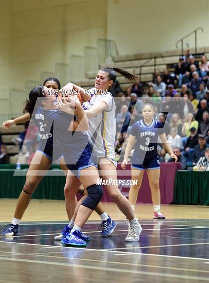 Thumbnail 2 in Bishop Grimes VS Voorheesville (NYSPHSAA State Regionals Class B) photogallery.