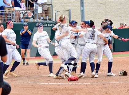 Thumbnail 1 in Kingwood vs. Forney (UIL Softball 6A Div 2 Final) photogallery.