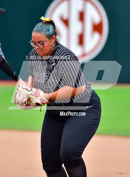 Thumbnail 1 in Kingwood vs. Forney (UIL Softball 6A Div 2 Final) photogallery.