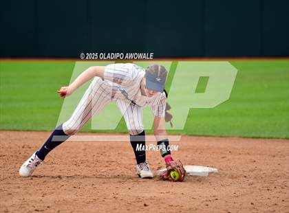 Thumbnail 3 in Kingwood vs. Forney (UIL Softball 6A Div 2 Final) photogallery.