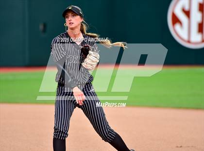 Thumbnail 2 in Kingwood vs. Forney (UIL Softball 6A Div 2 Final) photogallery.