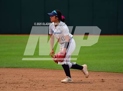 Thumbnail 3 in Kingwood vs. Forney (UIL Softball 6A Div 2 Final) photogallery.
