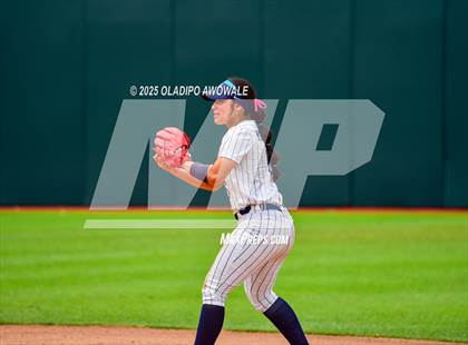 Thumbnail 2 in Kingwood vs. Forney (UIL Softball 6A Div 2 Final) photogallery.
