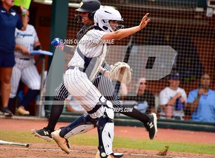 Thumbnail 2 in Kingwood vs. Forney (UIL Softball 6A Div 2 Final) photogallery.