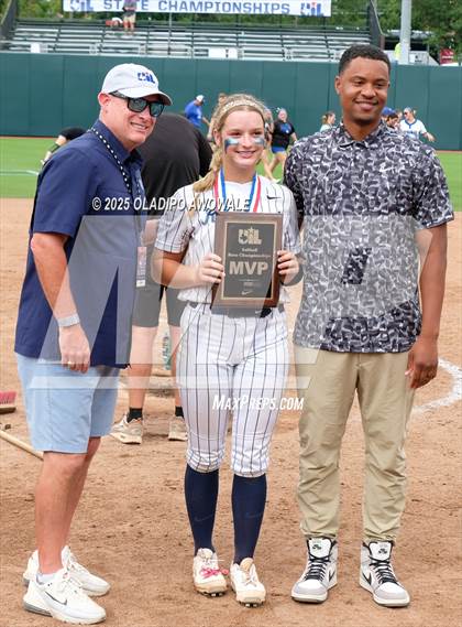 Thumbnail 3 in Kingwood vs. Forney (UIL Softball 6A Div 2 Final) photogallery.