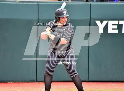 Thumbnail 2 in Kingwood vs. Forney (UIL Softball 6A Div 2 Final) photogallery.