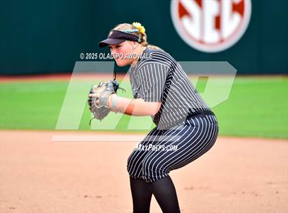 Thumbnail 1 in Kingwood vs. Forney (UIL Softball 6A Div 2 Final) photogallery.