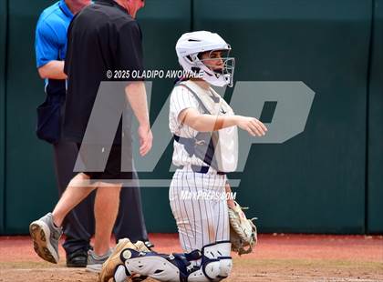 Thumbnail 2 in Kingwood vs. Forney (UIL Softball 6A Div 2 Final) photogallery.