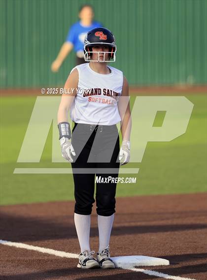 Thumbnail 2 in Grand Saline vs Wills Point photogallery.