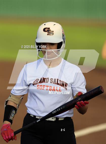 Thumbnail 1 in Grand Saline vs Wills Point photogallery.