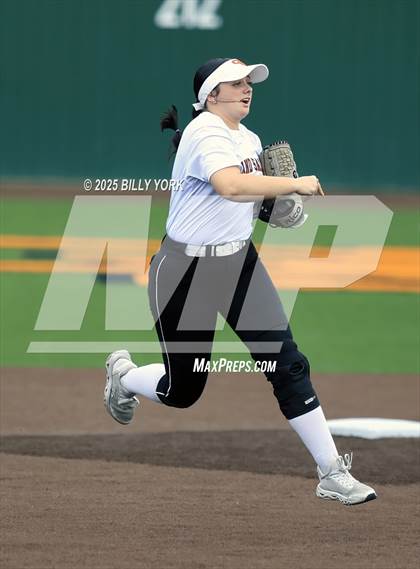 Thumbnail 2 in Grand Saline vs Wills Point photogallery.
