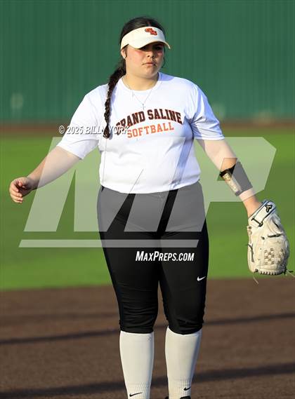 Thumbnail 2 in Grand Saline vs Wills Point photogallery.