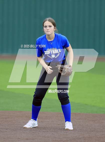 Thumbnail 2 in Grand Saline vs Wills Point photogallery.