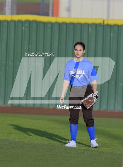 Thumbnail 2 in Grand Saline vs Wills Point photogallery.