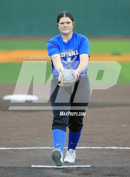 Thumbnail 3 in Grand Saline vs Wills Point photogallery.