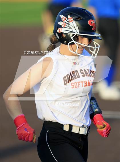 Thumbnail 1 in Grand Saline vs Wills Point photogallery.