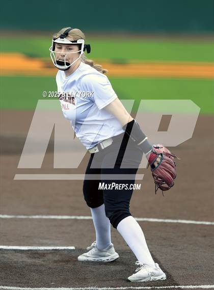 Thumbnail 2 in Grand Saline vs Wills Point photogallery.