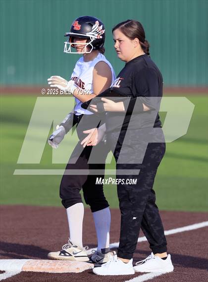Thumbnail 1 in Grand Saline vs Wills Point photogallery.