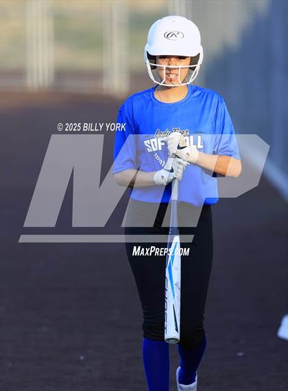 Thumbnail 2 in Grand Saline vs Wills Point photogallery.