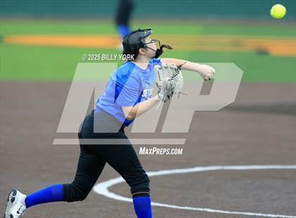 Thumbnail 2 in Grand Saline vs Wills Point photogallery.