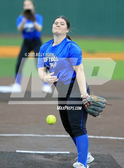Thumbnail 2 in Grand Saline vs Wills Point photogallery.