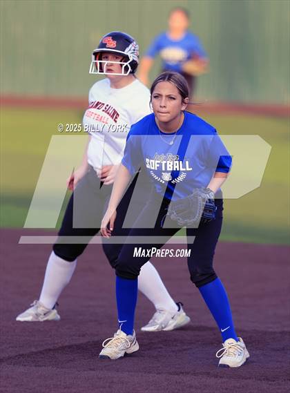 Thumbnail 3 in Grand Saline vs Wills Point photogallery.