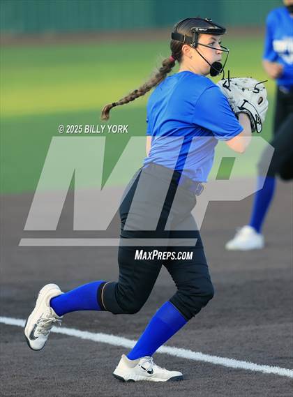 Thumbnail 1 in Grand Saline vs Wills Point photogallery.