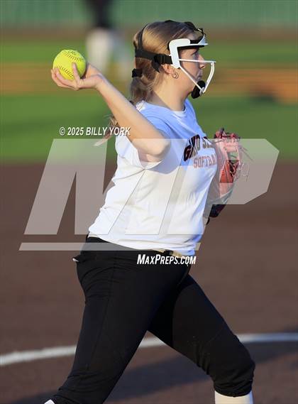 Thumbnail 3 in Grand Saline vs Wills Point photogallery.