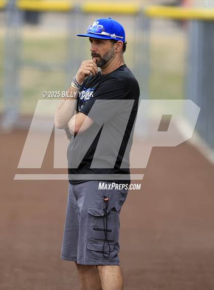 Thumbnail 3 in Grand Saline vs Wills Point photogallery.