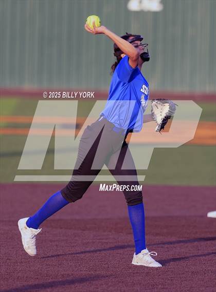 Thumbnail 2 in Grand Saline vs Wills Point photogallery.