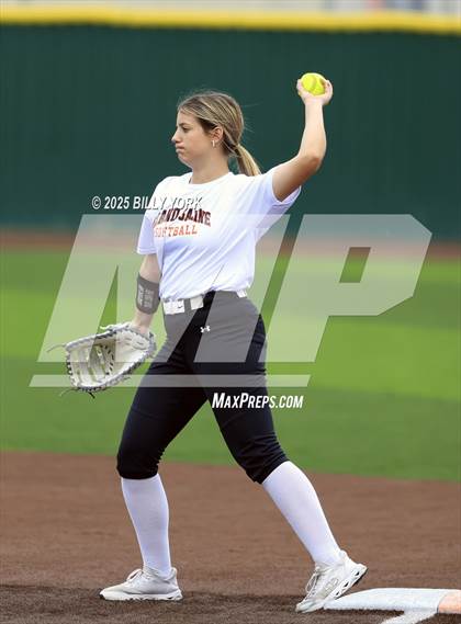 Thumbnail 1 in Grand Saline vs Wills Point photogallery.