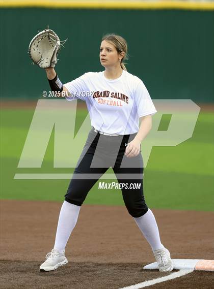 Thumbnail 3 in Grand Saline vs Wills Point photogallery.