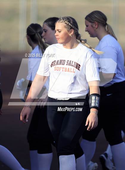 Thumbnail 2 in Grand Saline vs Wills Point photogallery.