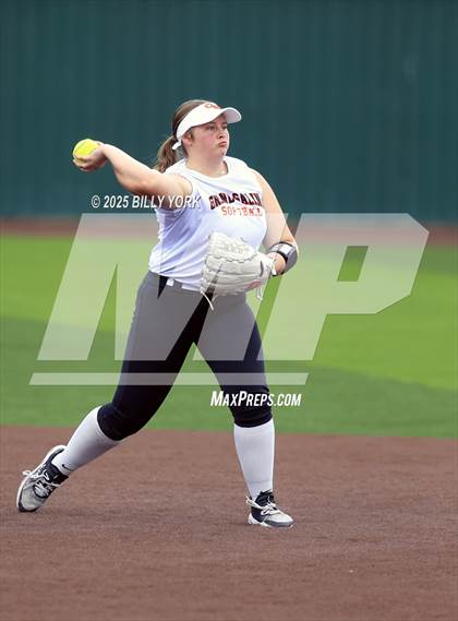 Thumbnail 1 in Grand Saline vs Wills Point photogallery.