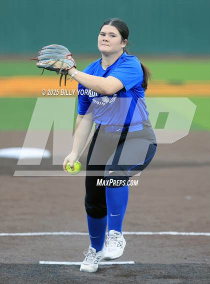 Thumbnail 1 in Grand Saline vs Wills Point photogallery.