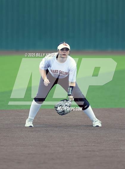 Thumbnail 3 in Grand Saline vs Wills Point photogallery.