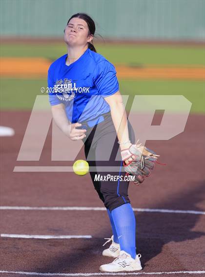 Thumbnail 3 in Grand Saline vs Wills Point photogallery.