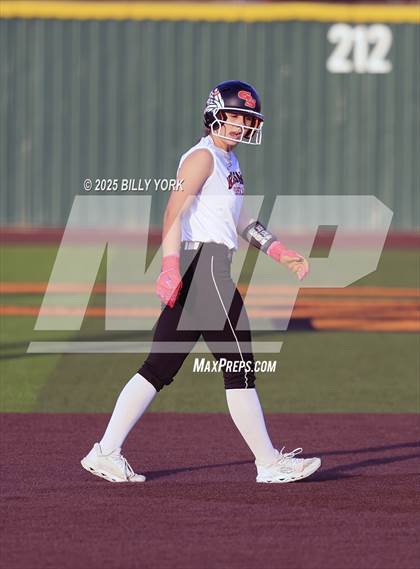 Thumbnail 2 in Grand Saline vs Wills Point photogallery.